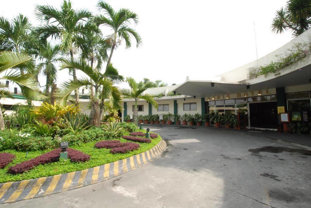 Oasis Hotel Angeles Exterior photo