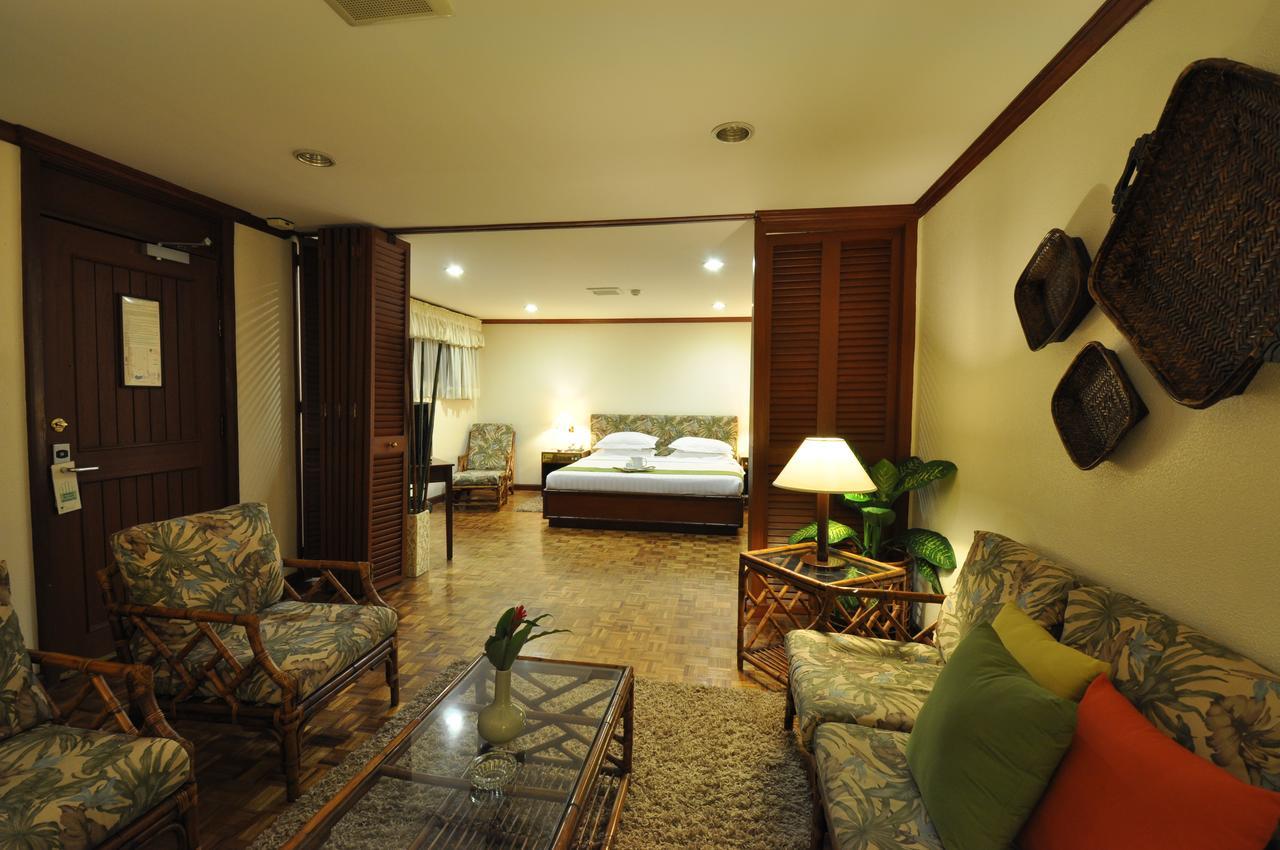 Oasis Hotel Angeles Exterior photo